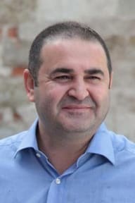 Şafak Sezer