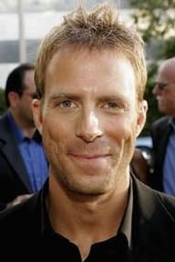 Daniel Travis