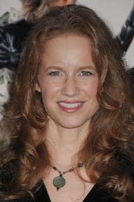 Laura Cayouette
