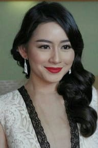 Laura Theux