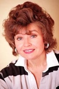 Прунелла Скейлз
