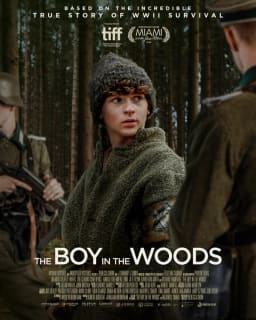 Хлопчик у лісі